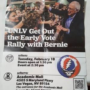 Bernie Sanders collectible great fashion item!!!!